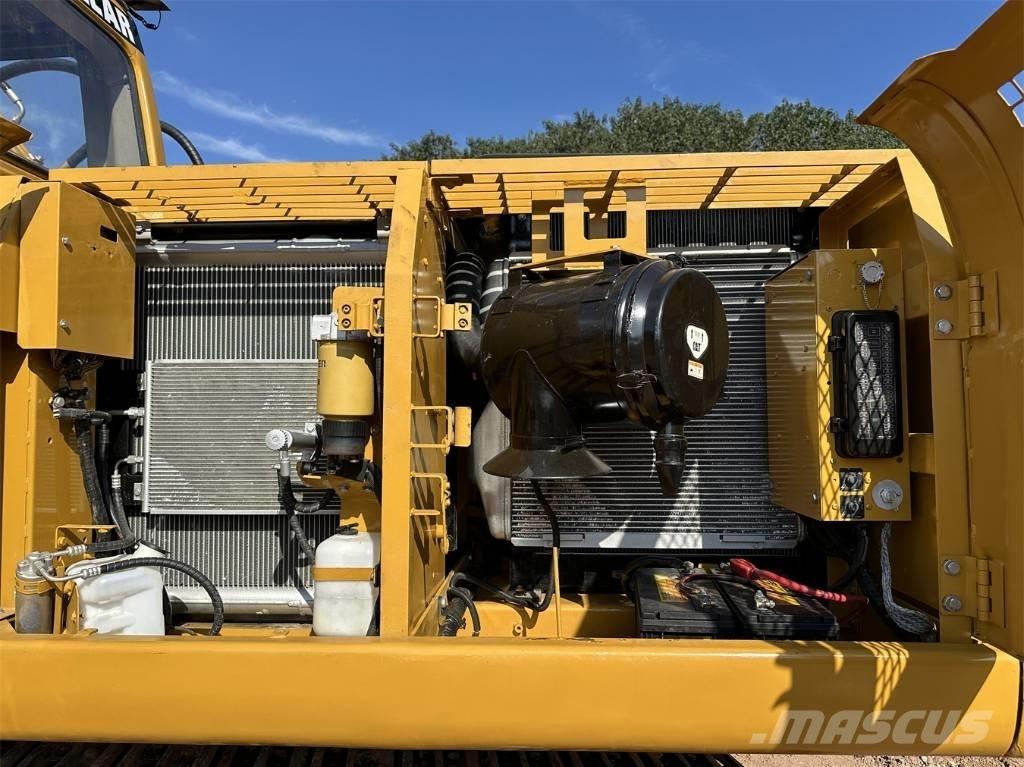 CAT 325 CL Гусеничні екскаватори