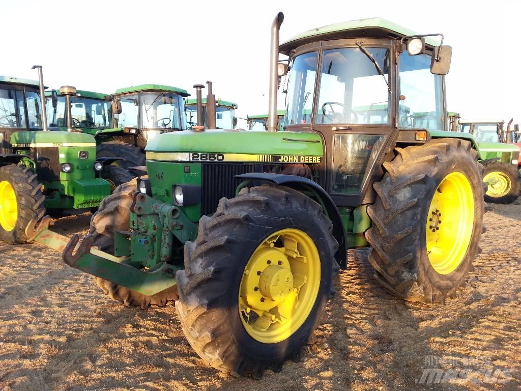 John Deere 2850 Трактори