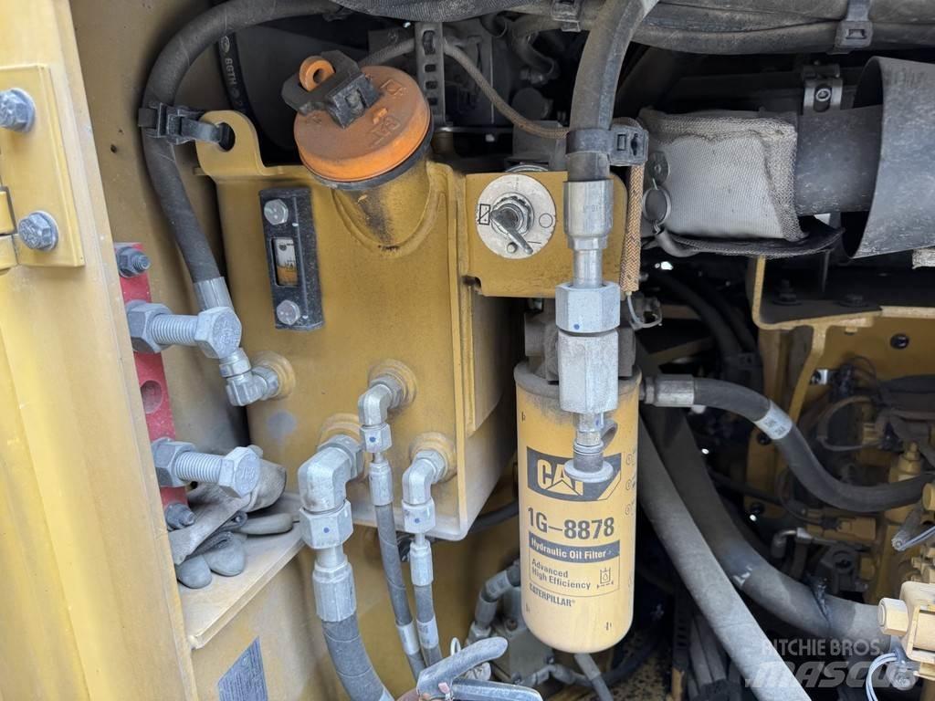 CAT CB10 Котки тротуарні