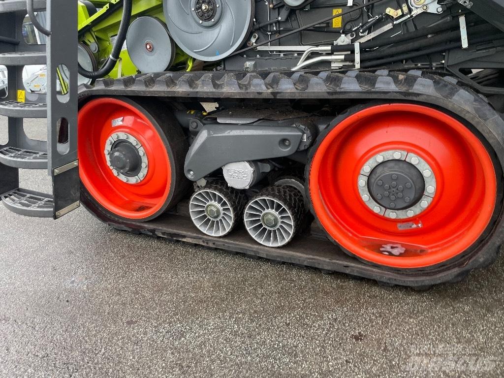 CLAAS Lexion 6900 TT Зернозбиральні комбайни