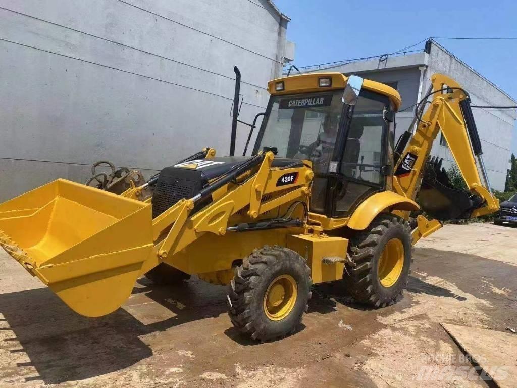 CAT 420F Екскаватори-навантажувачі