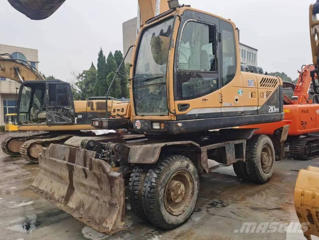 Hyundai R210W-9 Колісні екскаватори