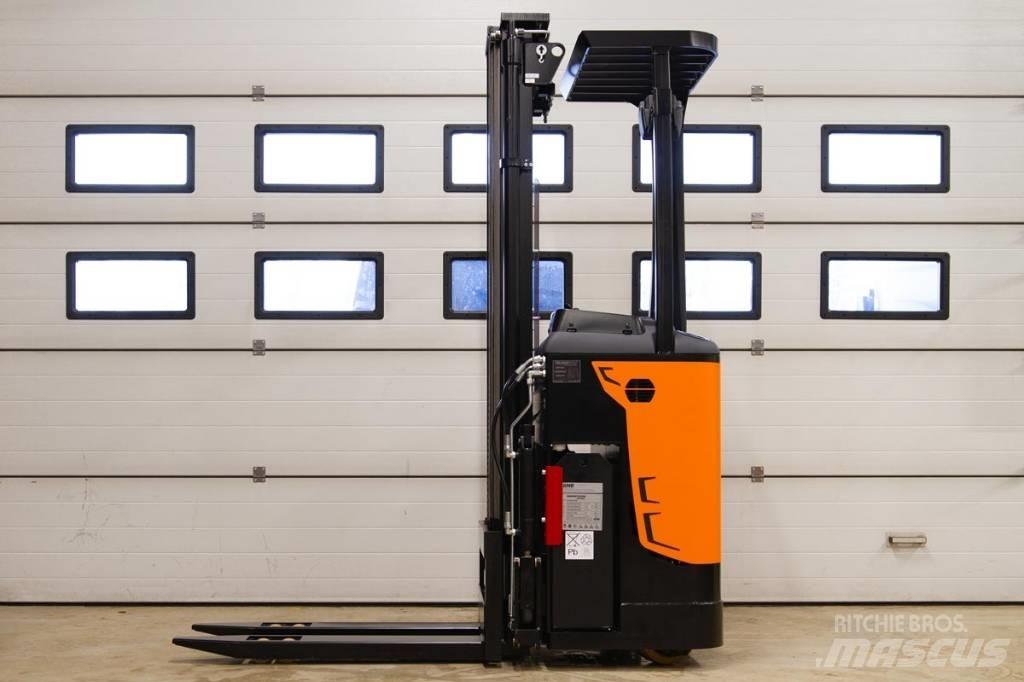 Rocla SST 16 AC Самохідні електроштабелери