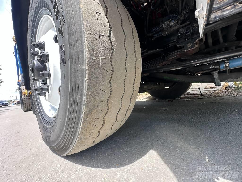 Autocar XPEDITOR Сміттєвози