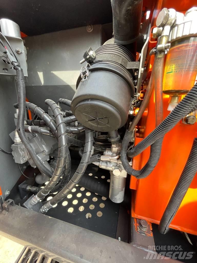 Hitachi Zaxis 70 Гусеничні екскаватори