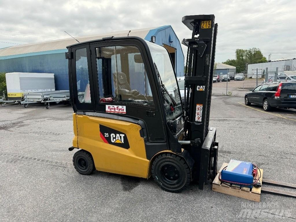 CAT EP25CN Електронавантажувачі