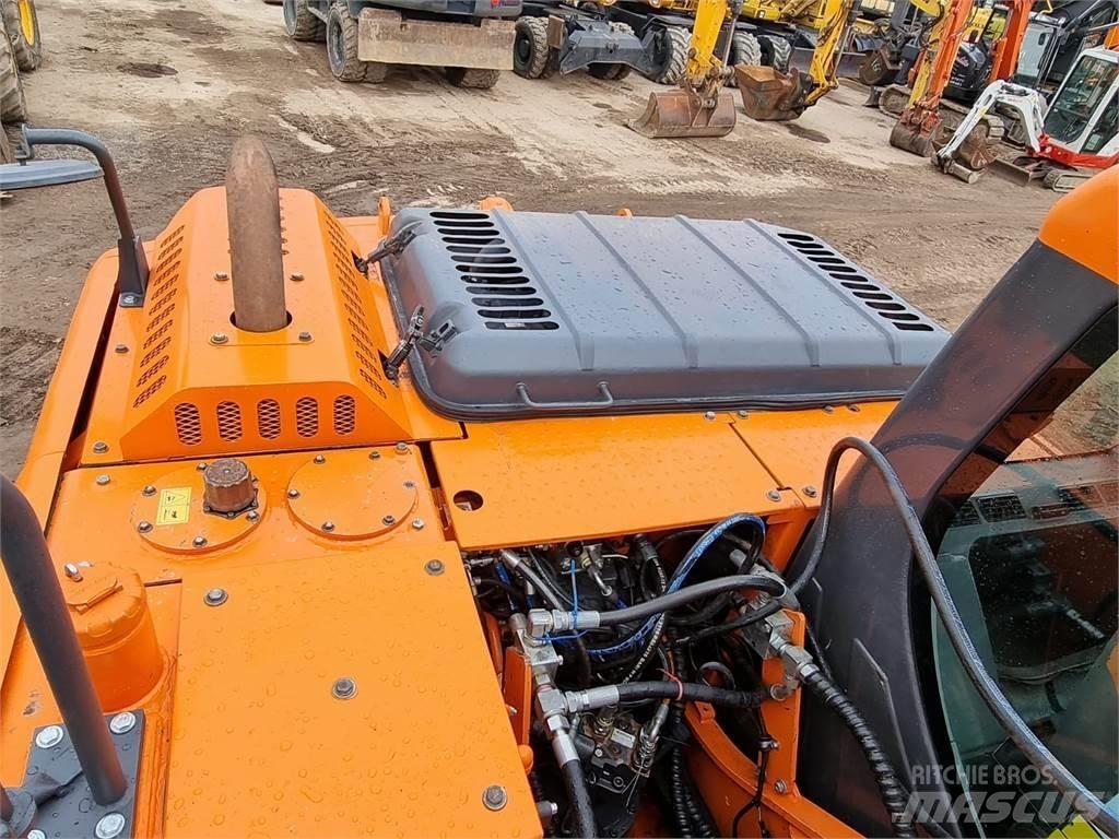 Doosan DX 140 LC-3 Гусеничні екскаватори