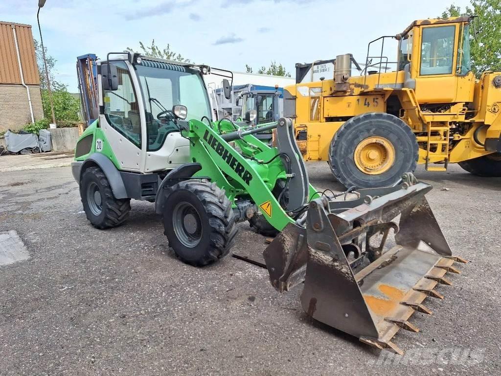 Liebherr L506C Малі навантажувачі