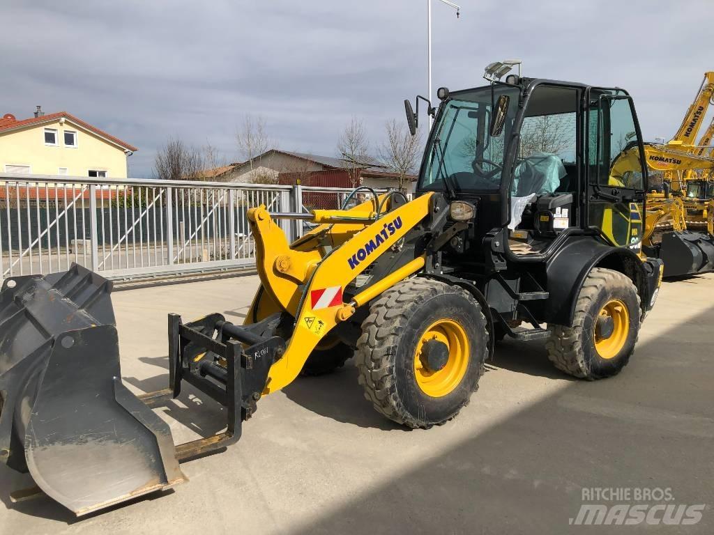 Komatsu WA80M-8 Малі навантажувачі