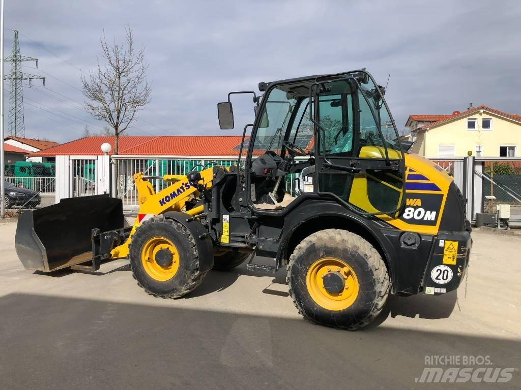 Komatsu WA80M-8 Малі навантажувачі