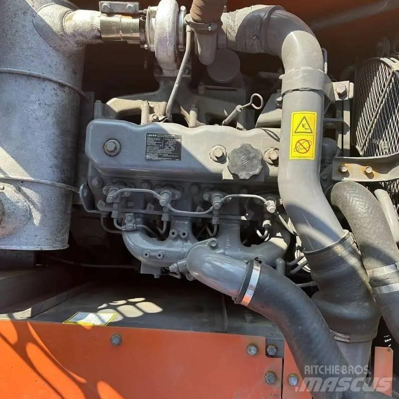 Hitachi ZX 160 Гусеничні екскаватори