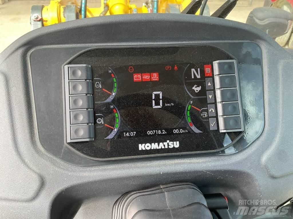 Komatsu WA80M-8 Фронтальні навантажувачі
