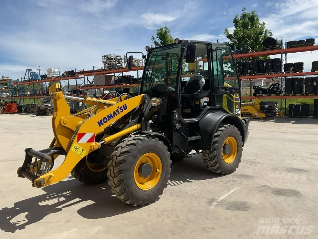 Komatsu WA80M-8 Фронтальні навантажувачі