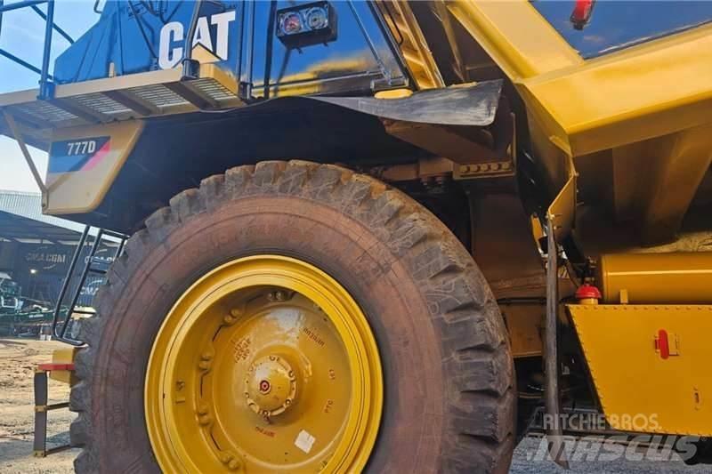 CAT 777D Вантажівки / спеціальні