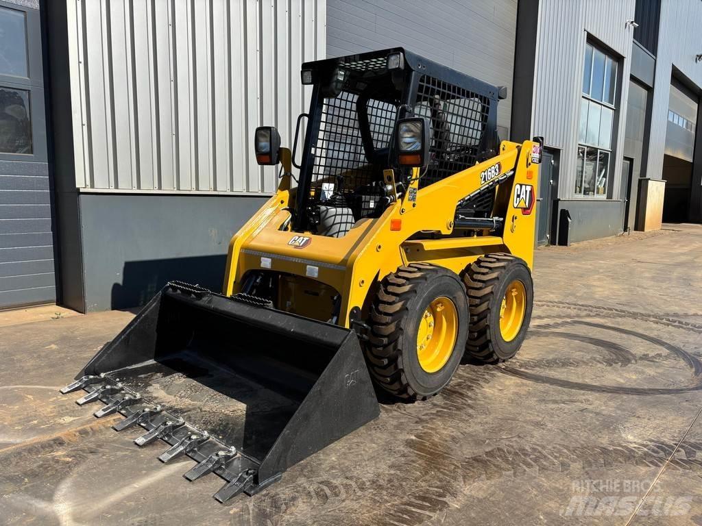 CAT 216B3 Фронтальні навантажувачі