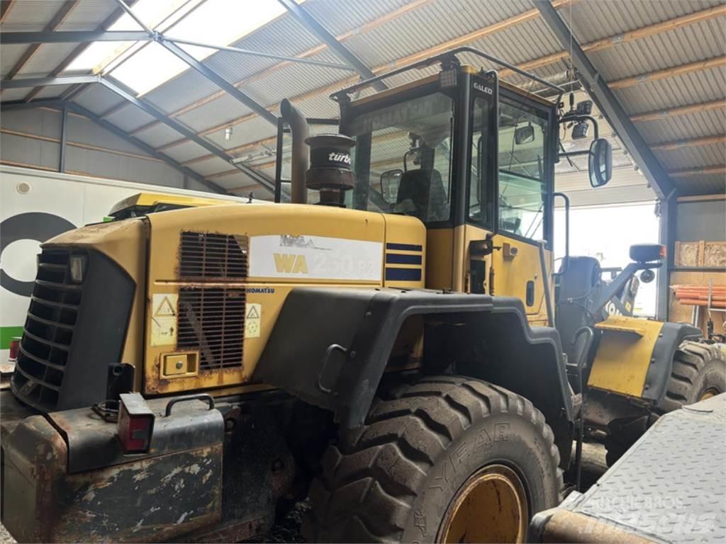 Komatsu WA250PZ-5 Фронтальні навантажувачі
