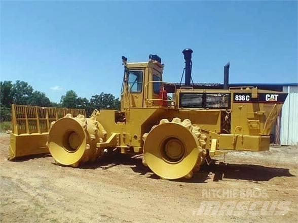 CAT 836C Сміттєві преси