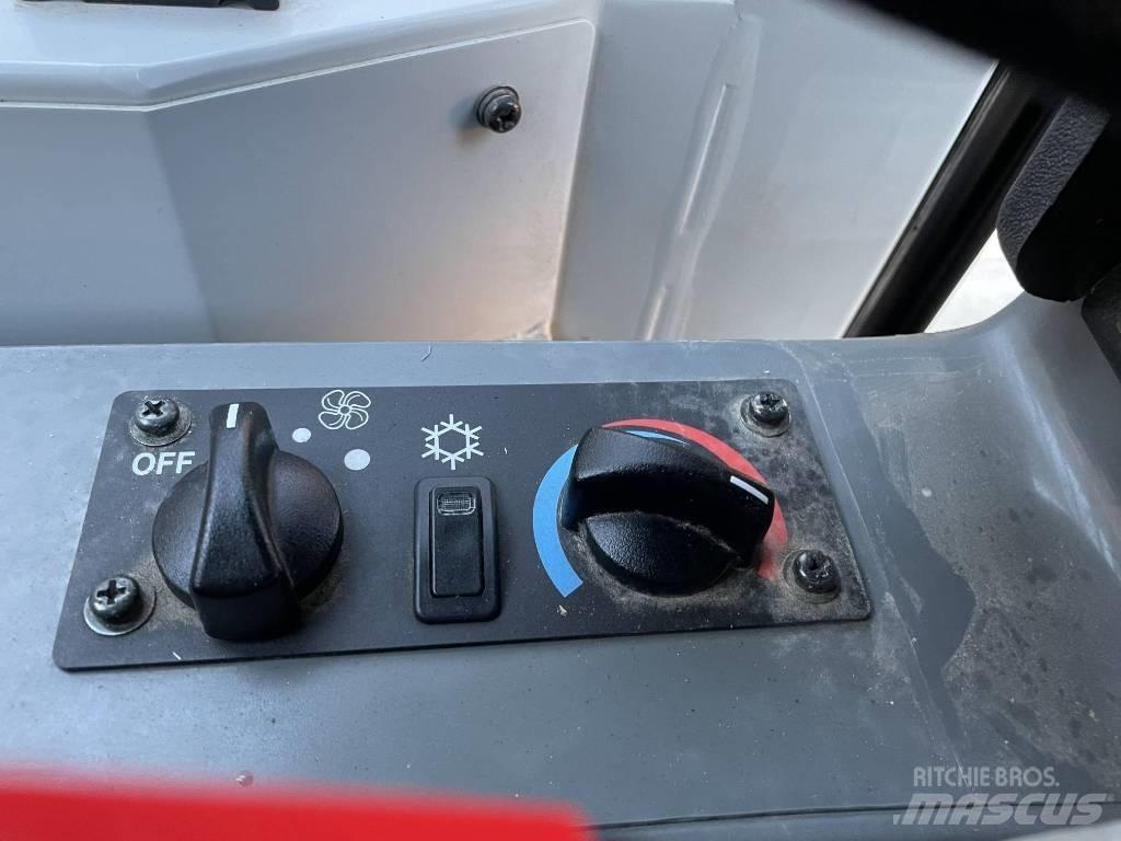 Takeuchi TCR50-2 Гусеничні самоскиди