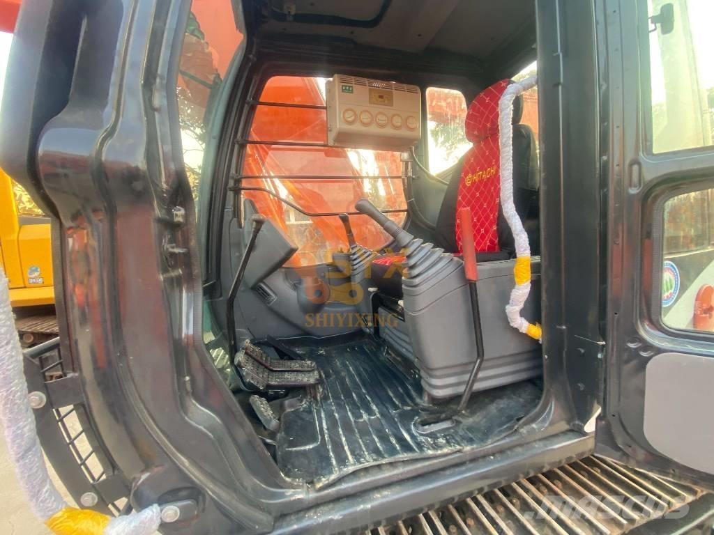 Hitachi EX 120 Гусеничні екскаватори