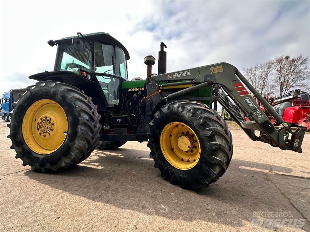 John Deere 4055 Трактори
