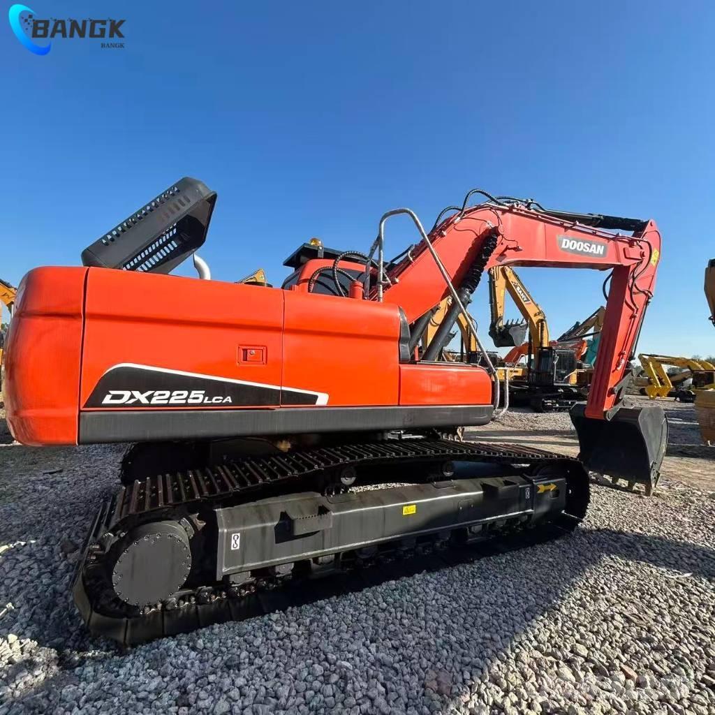 Doosan DX 225 LCA Гусеничні екскаватори