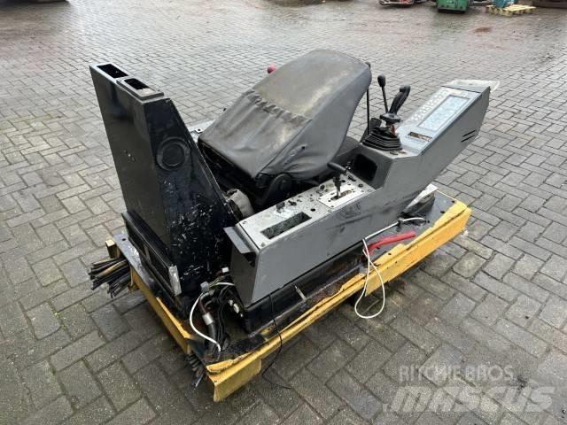 Liebherr Litronic Кабіна