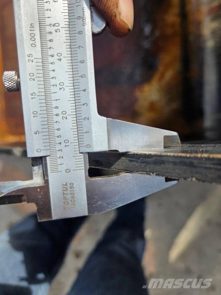 JLG 2450 / 2400 Запчастини та додаткове обладнання для фронтальних навантажувачів