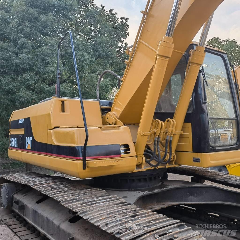 CAT 320 B LC Гусеничні екскаватори