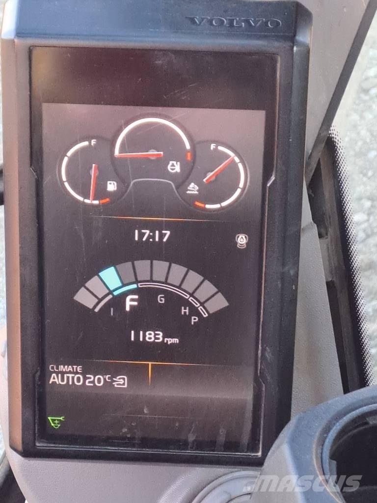 Volvo ECR235EL Гусеничні екскаватори