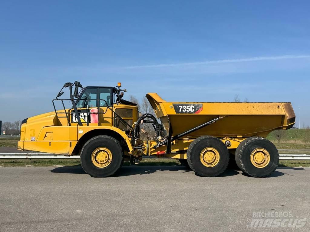 CAT 735C Зчленовані самоскиди