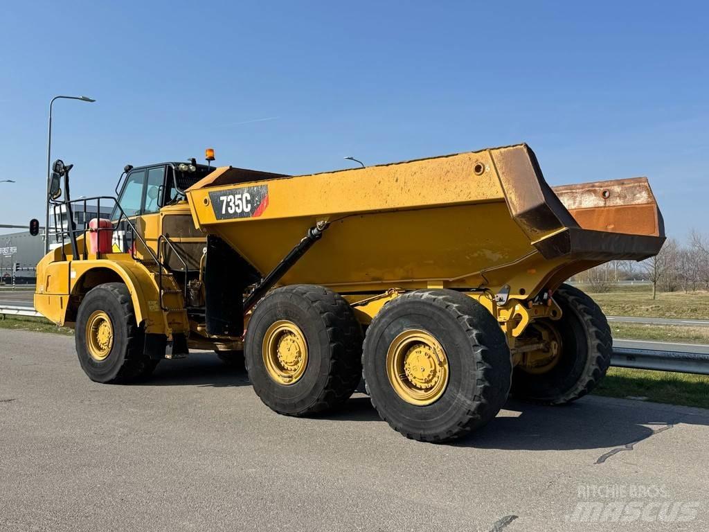 CAT 735C Зчленовані самоскиди