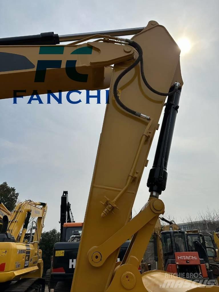 CAT 325 D Гусеничні екскаватори