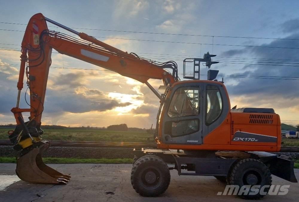Doosan DX 170 W Колісні екскаватори