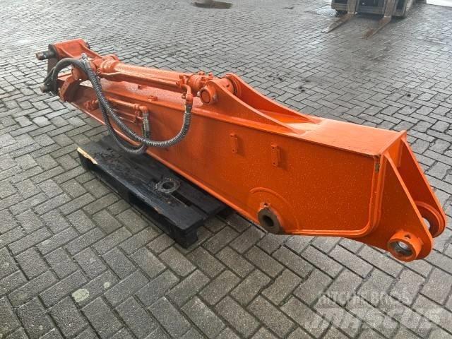 Hitachi ZX 135 Гусеничні екскаватори