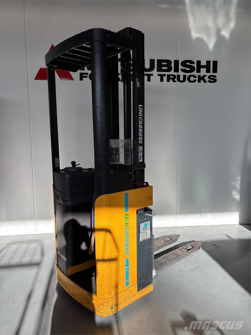 Atlet A160 Самохідні електроштабелери