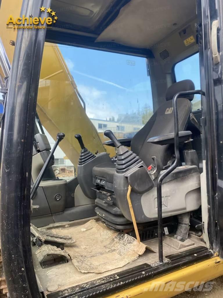 CAT 313D2GC Гусеничні екскаватори