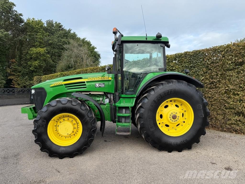 John Deere 7720 Трактори