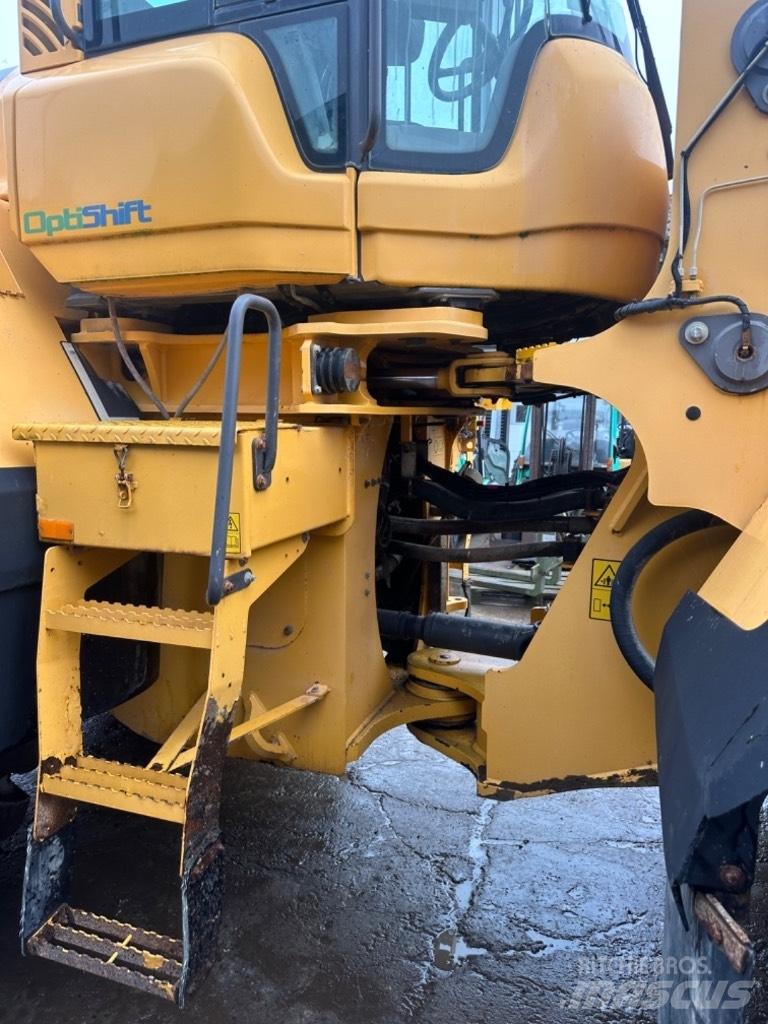 Volvo L 220 G Фронтальні навантажувачі