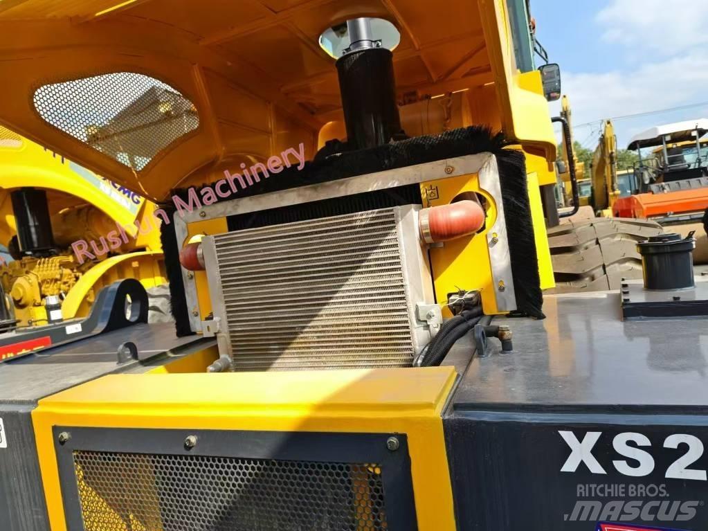 XCMG XS 263 J Грунтові котки
