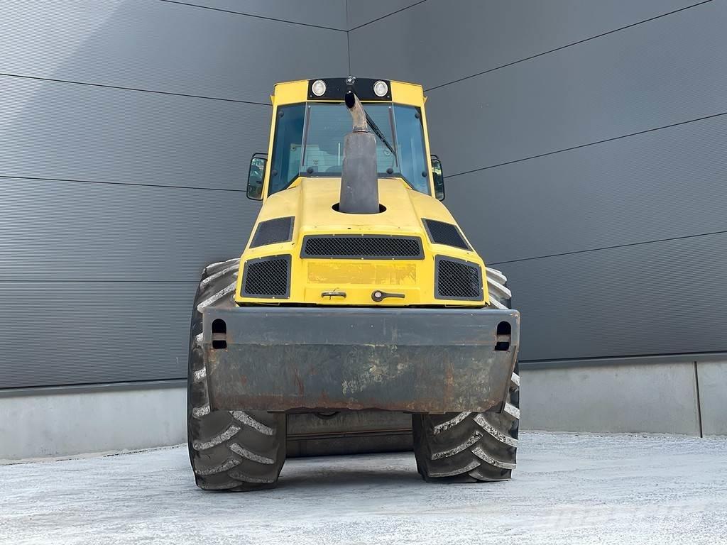 Bomag BW 213 DH-4 Грунтові котки
