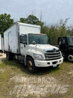 Hino 338 Фургони