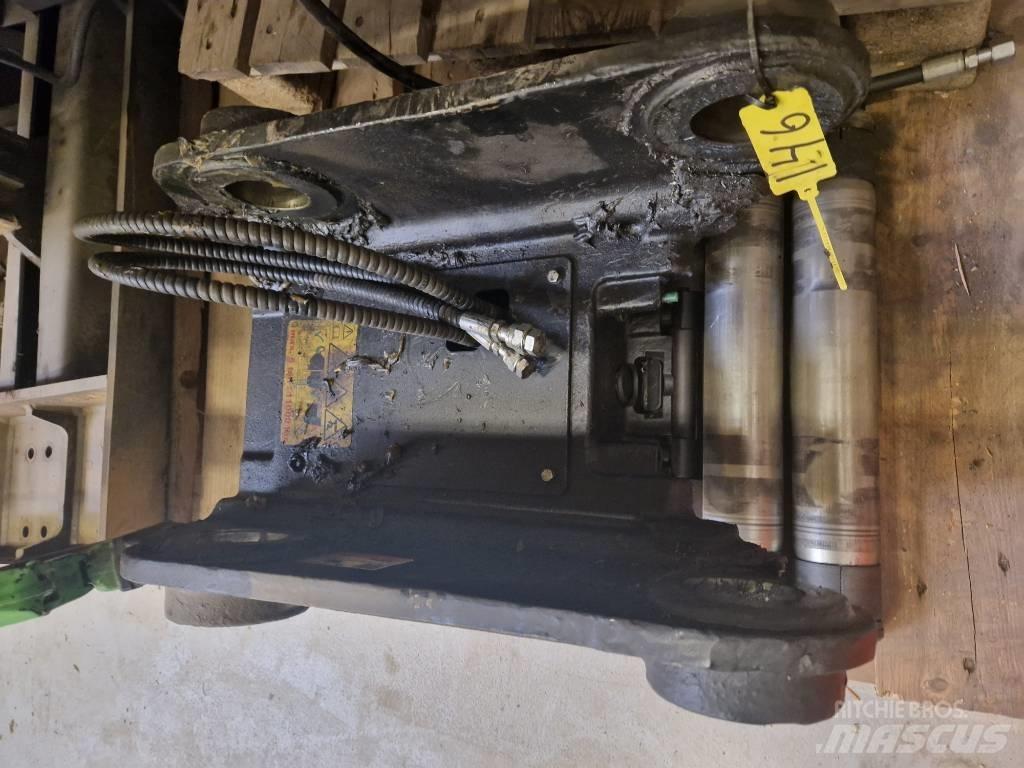 Steelwrist QCS50 Бони і ковші
