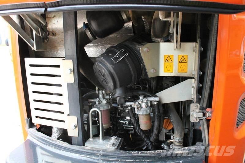 Hitachi ZX 26 U Міні-екскаватори < 7т