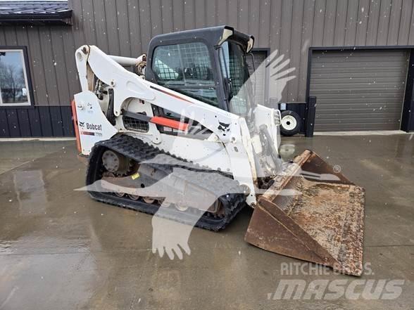 Bobcat T750 Міні-навантажувачі