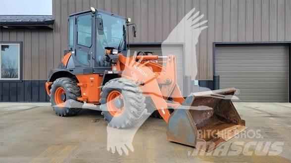 Hitachi ZW80 Фронтальні навантажувачі