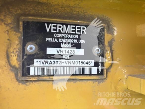 Vermeer VR1428 Граблі і сінозворушувачі