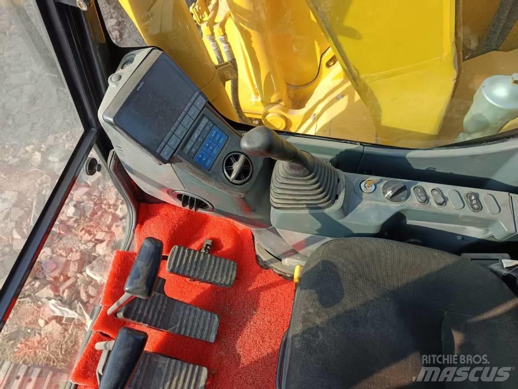 Komatsu PC138US Гусеничні екскаватори