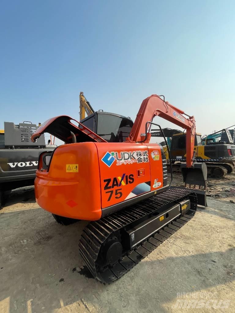 Hitachi ZX 75 Гусеничні екскаватори