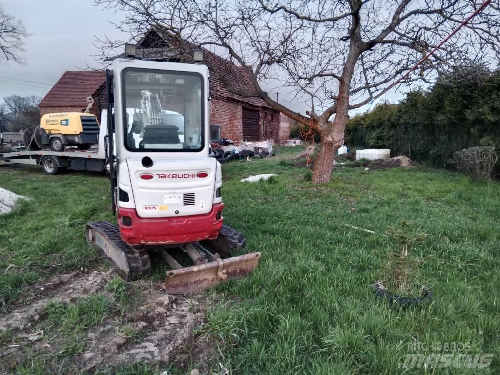 Takeuchi TB 225 Міні-екскаватори < 7т