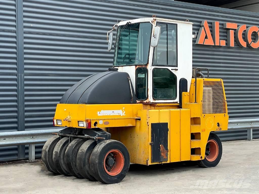 Dynapac CP 142 Пневматичні катки